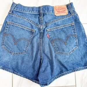 Levi's Women's Classic High-Rise Blue Jean Shorts